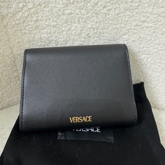Versace Medusa 95 Black Leather Wallet with Gold Medusa Emblem - Picture 4 of 6